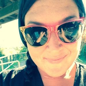 Meet your Posher, Elizabeth